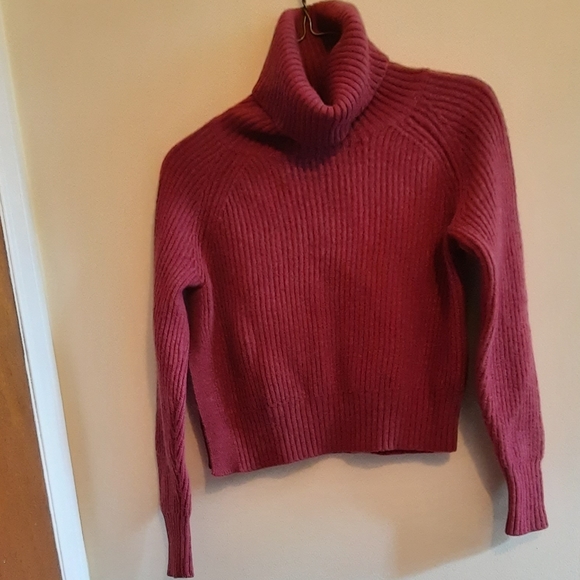 Aritzia Wilfred Free Tilberg Turtleneck Sweater in Heather Foulard - Picture 3 of 10